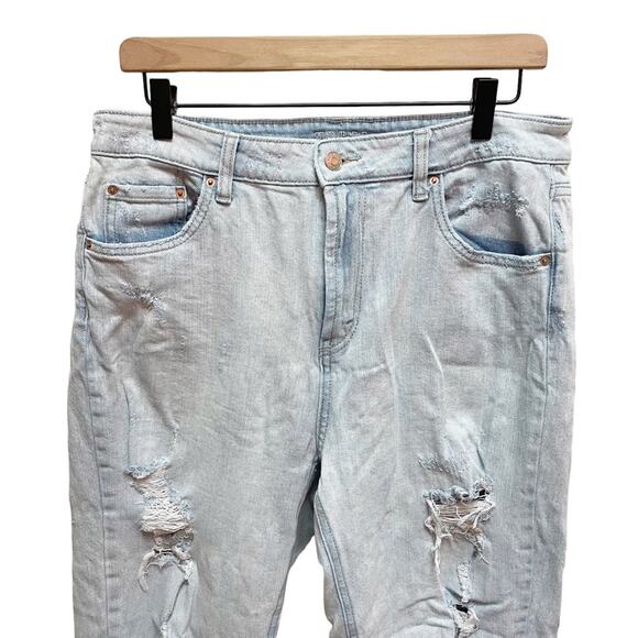 Wild Fable Light Wash Distressed High Rise Mom Jean Straight Leg Women’s 12 - Picture 2 of 5